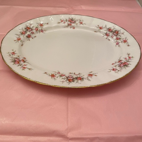 EUC VINTAGE PARAGON VICTORIANA ROSE MEDIUM PLATTER BONE CHINA - Picture 7 of 10